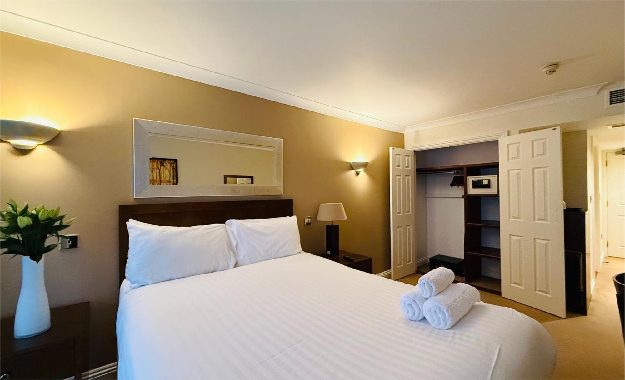 Hustyns Hotel Saint Wenn Exterior photo